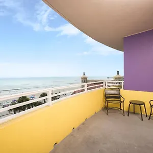 Ocean Walk 609, 1 Bedroom, Ocean View, Pools, Lazy River, Sleeps 5 Daytona Beach