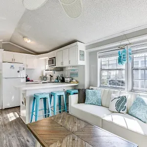 Walk To Miramar Tropical With Deck! , Destin United States