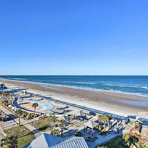 Oceanfront Resort-style Getaway - Walk To Beach! Daytona Beach