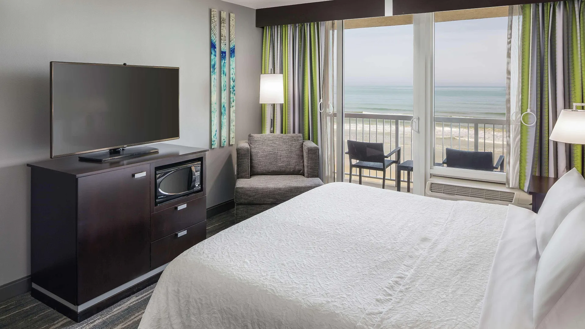 Hampton Inn Daytona Beach/Beachfront Hotel